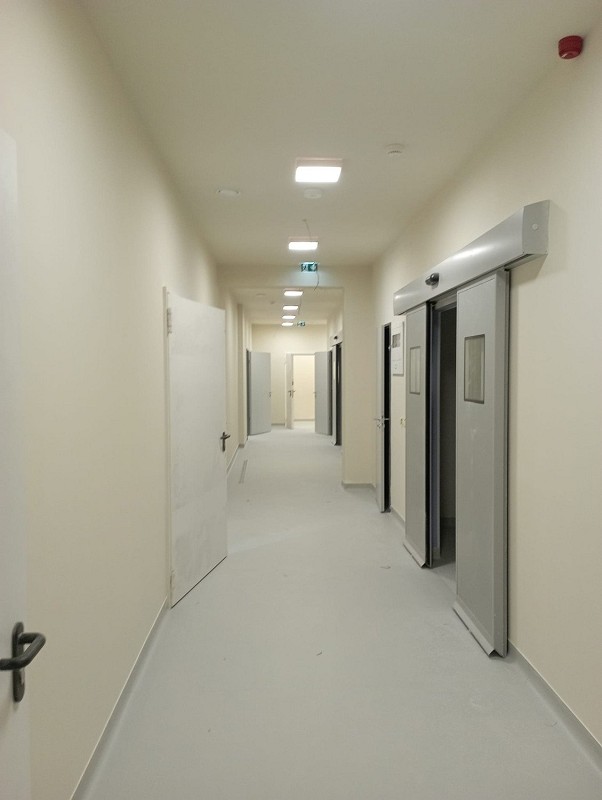 2021–2022 – Székesfehérvár, CMed Magánklinika – glettelés, festés, tapétázás